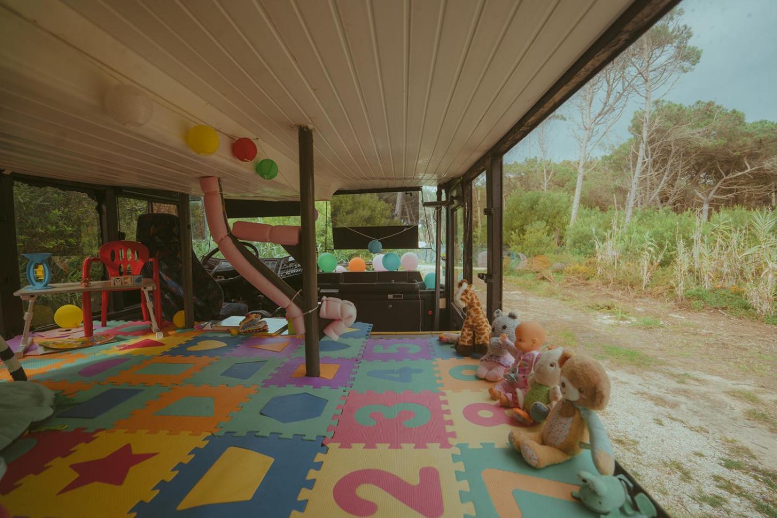The Amazing Inacio Bus Converted Home Sintra Exterior photo