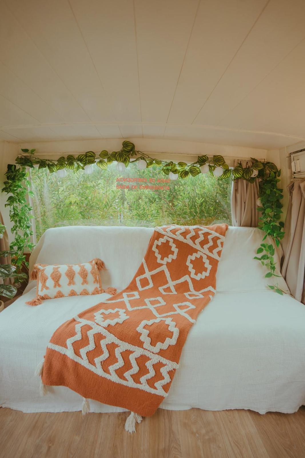 The Amazing Inacio Bus Converted Home Sintra Exterior photo