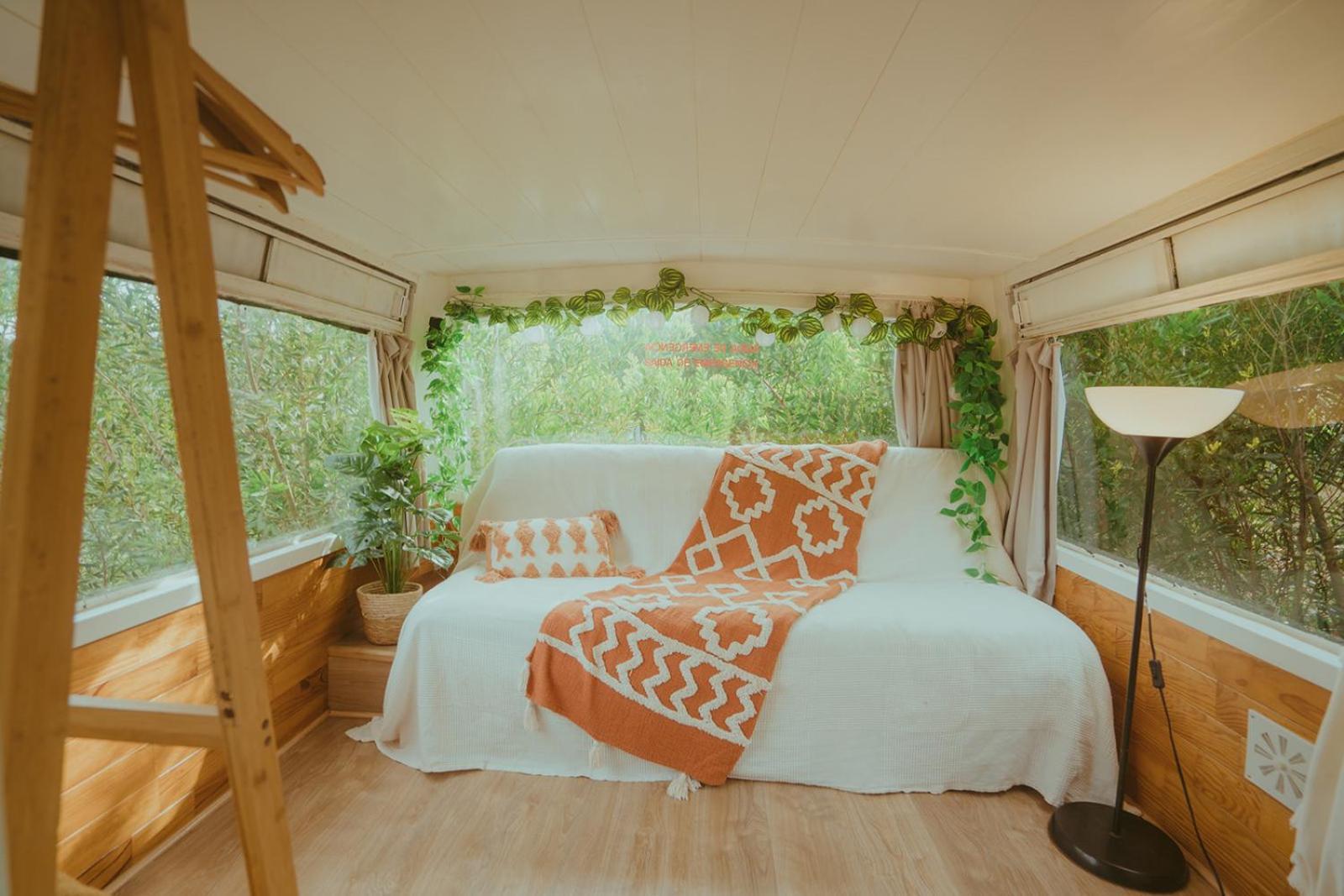 The Amazing Inacio Bus Converted Home Sintra Exterior photo