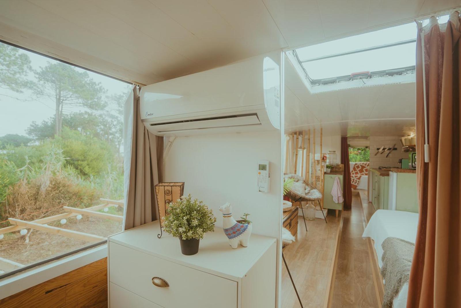 The Amazing Inacio Bus Converted Home Sintra Exterior photo