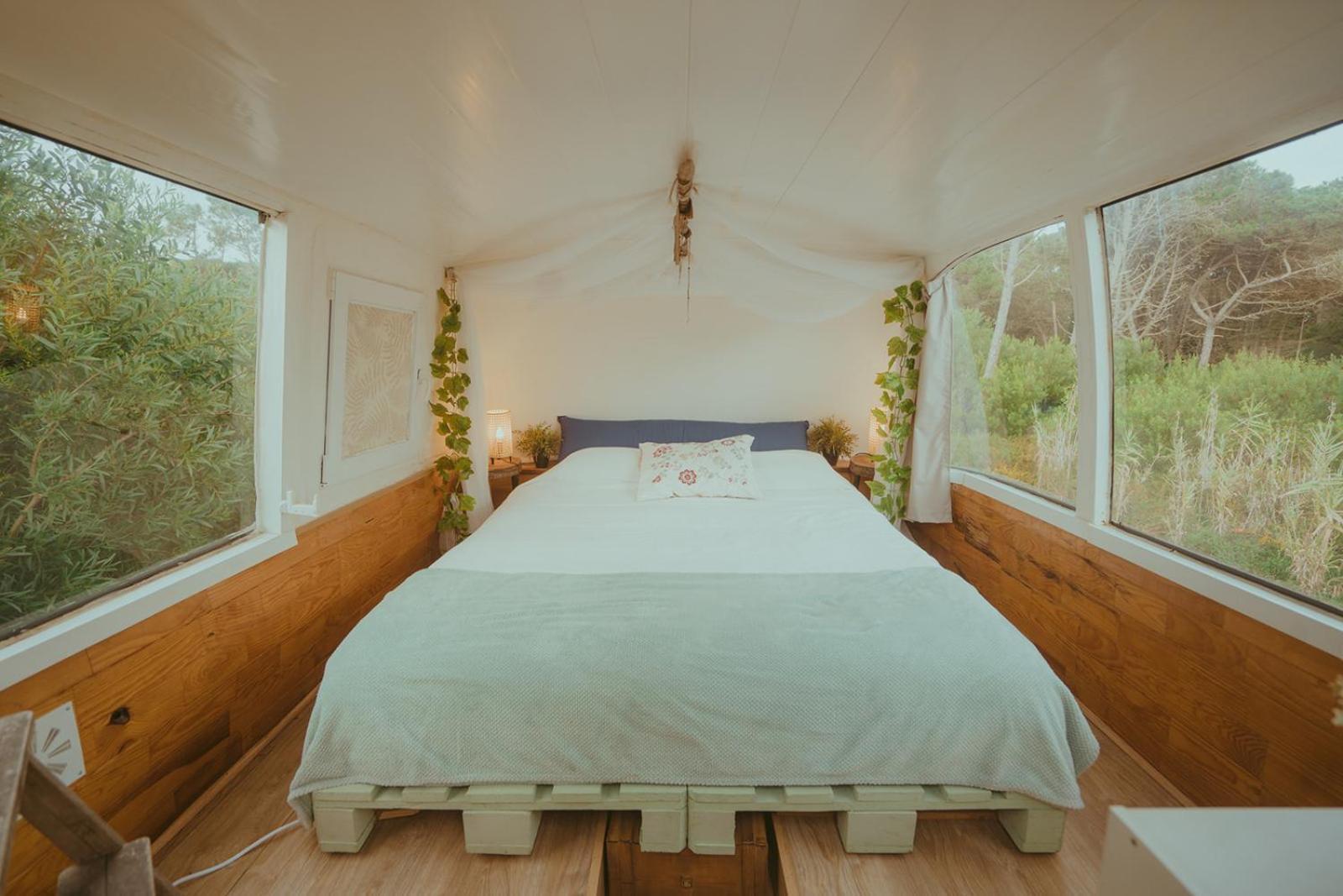 The Amazing Inacio Bus Converted Home Sintra Exterior photo