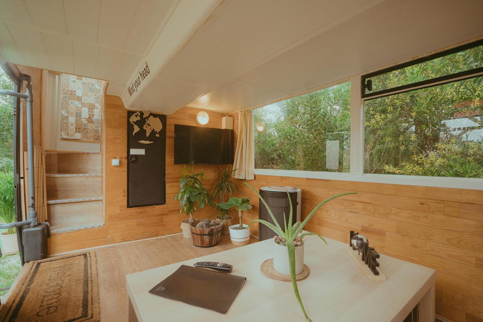 The Amazing Inacio Bus Converted Home Sintra Exterior photo